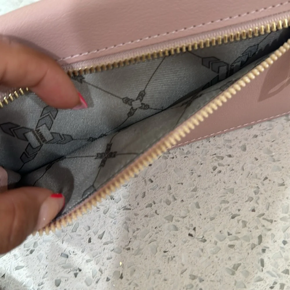 🩷Aimee kestenberg pink wallet